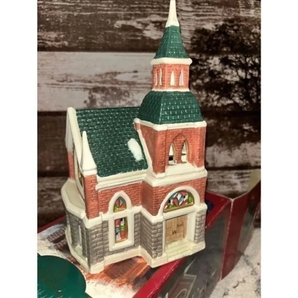 Vintage 1995 Seasonal Specialties The Valley Cathedral Porcelain House No Light